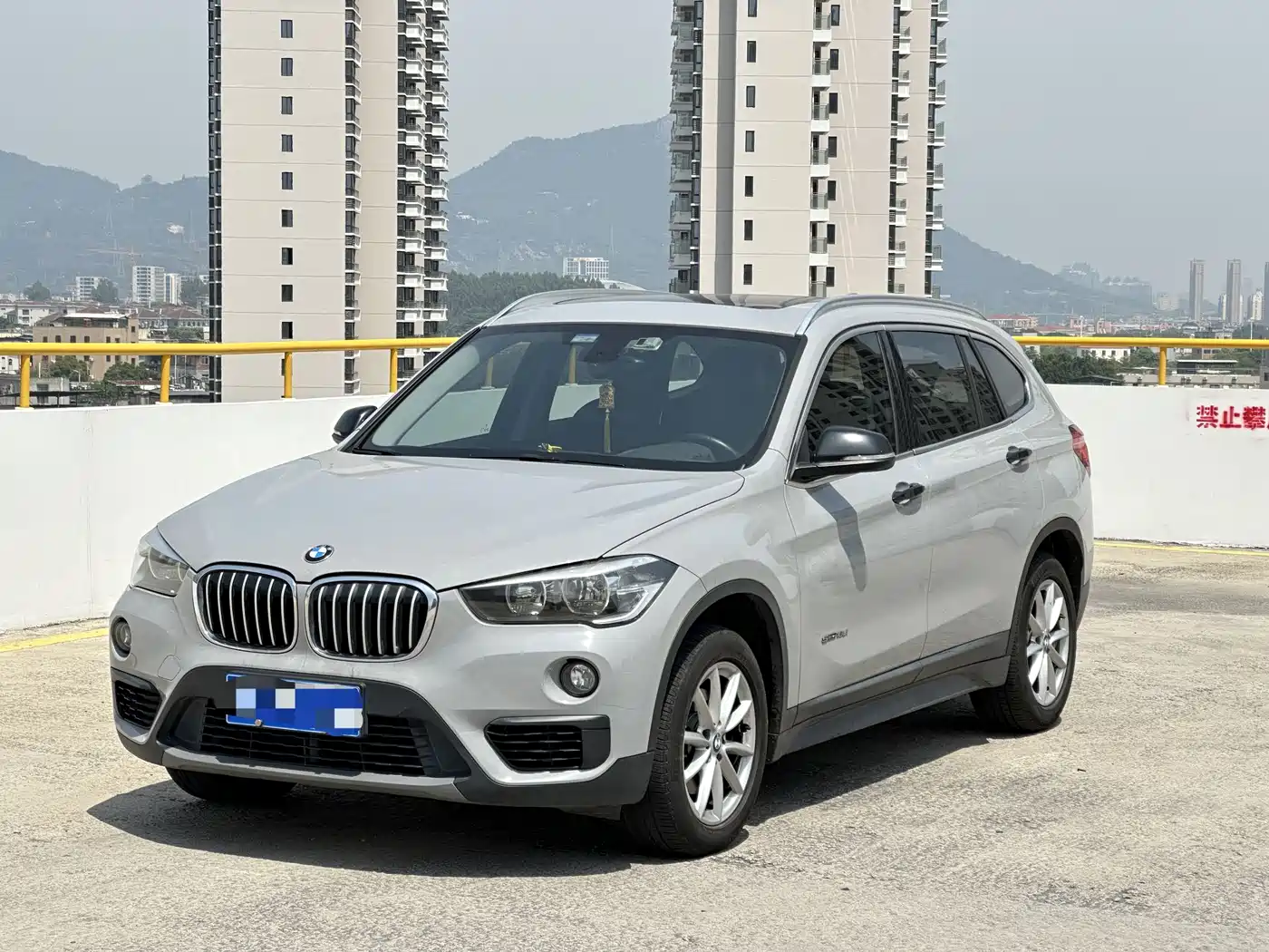 BMW X1 2018 sDrive18Li Fashion Model фото 3