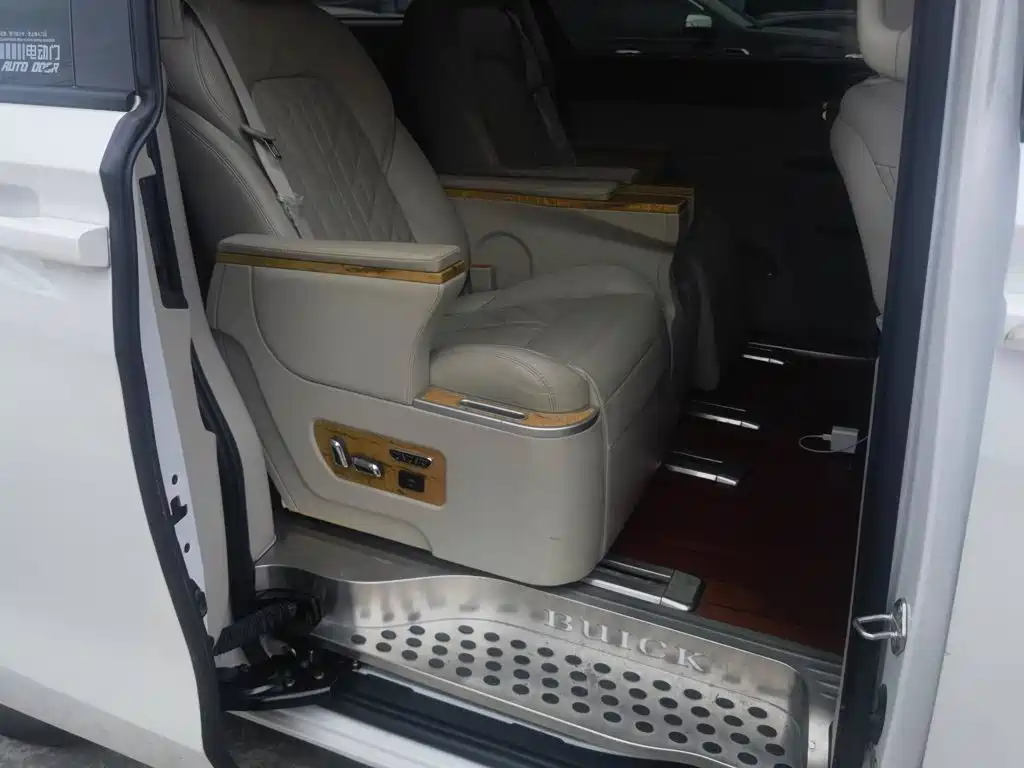 Фото 5 - Buick GL8
