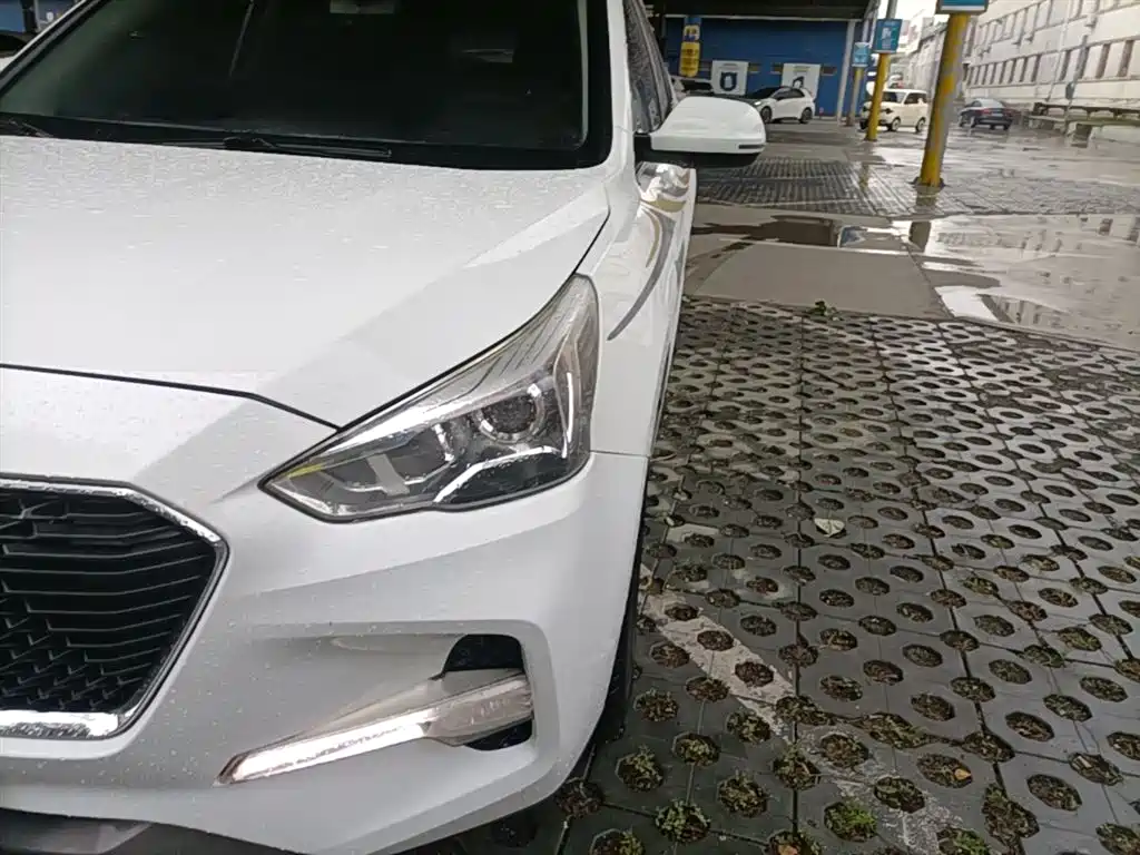 Фото 24 - Haval M6