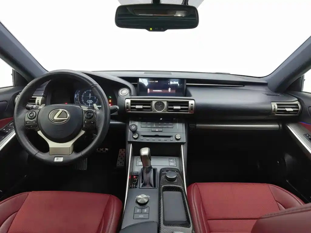 Фото 5 - Lexus IS