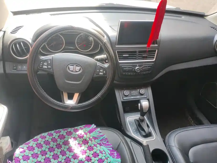 Besturn X40 2018 2018 Internet Celebrity Edition 1.6L Automatic Luxury