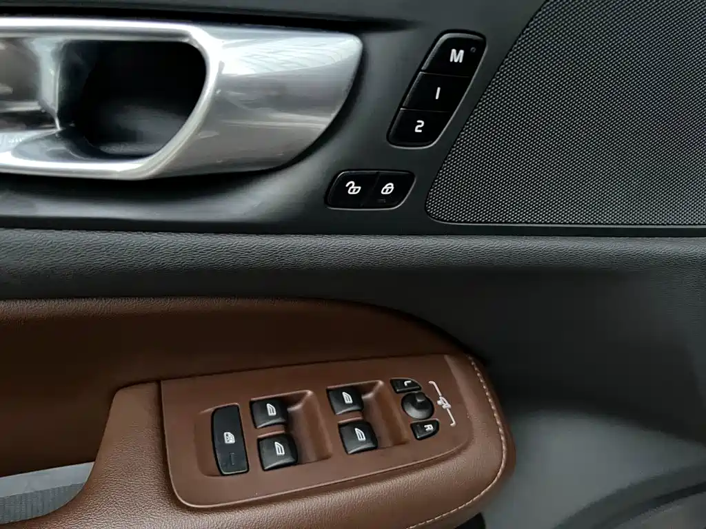 Photo 7 - Volvo S60