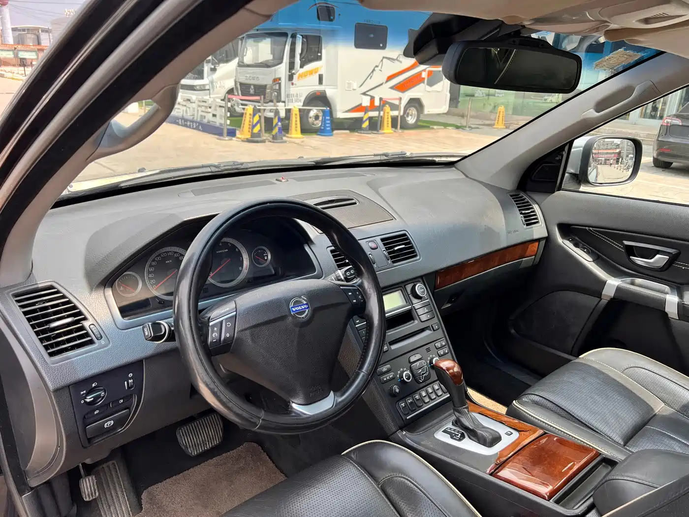 Photo 5 - Volvo XC90