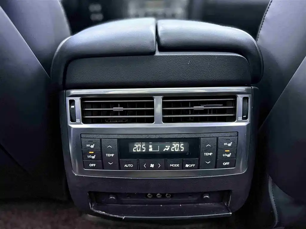 Lexus LX 2009 570 фото 11