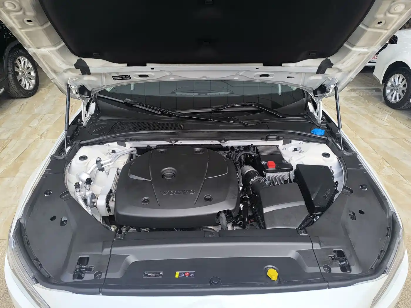 Фото 15 - Volvo S90