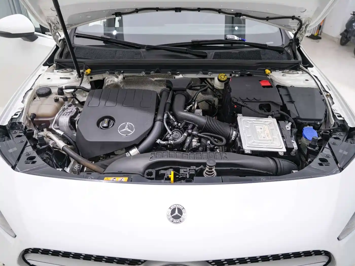 Mercedes-Benz A-Class 2022 A 180 L Sport Sedan фото 25
