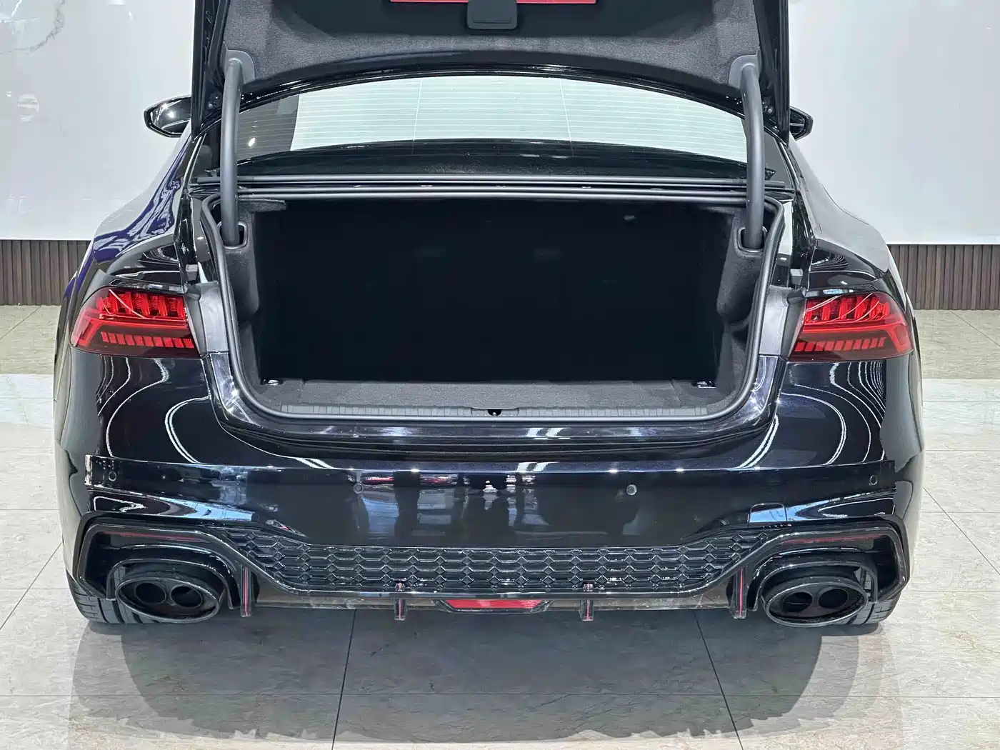 Audi A7L 2025 Model Year 45 TFSI quattro Black Knight Edition фото 20