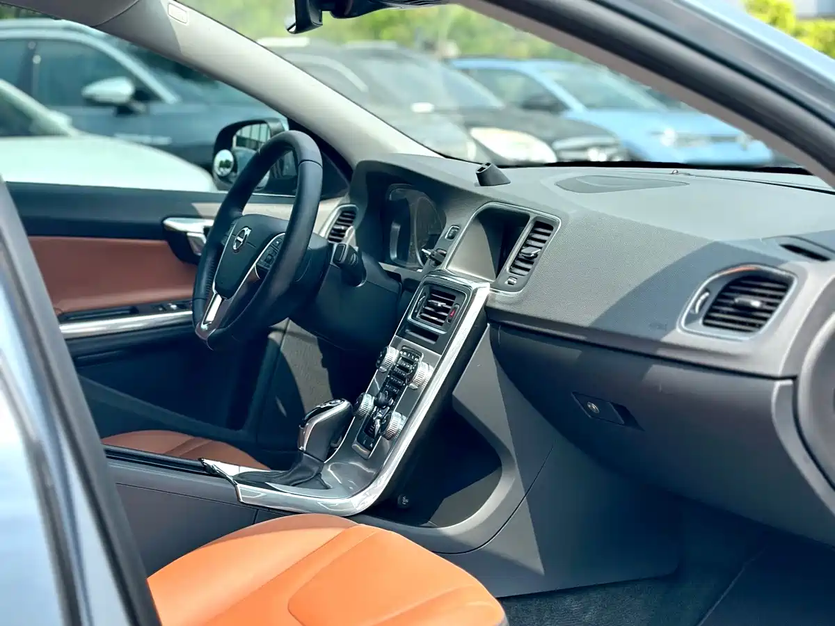 Photo 12 - Volvo S60