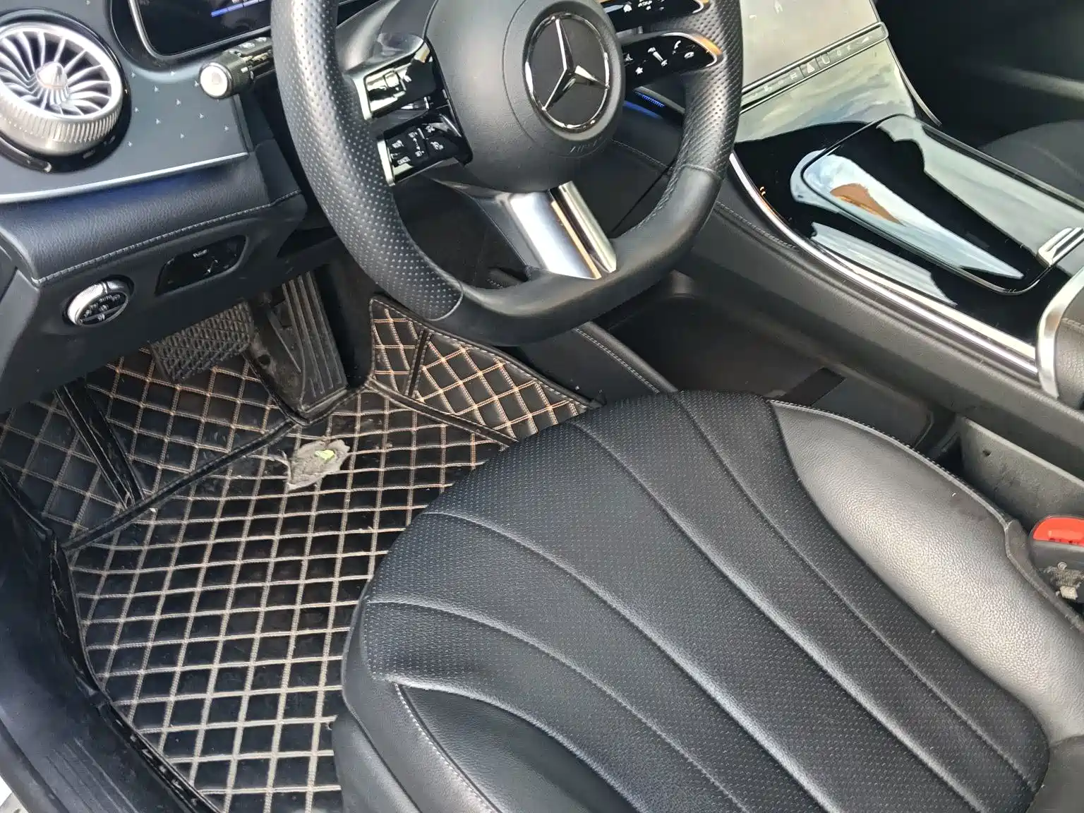 Фото 7 - Mercedes-Benz EQE