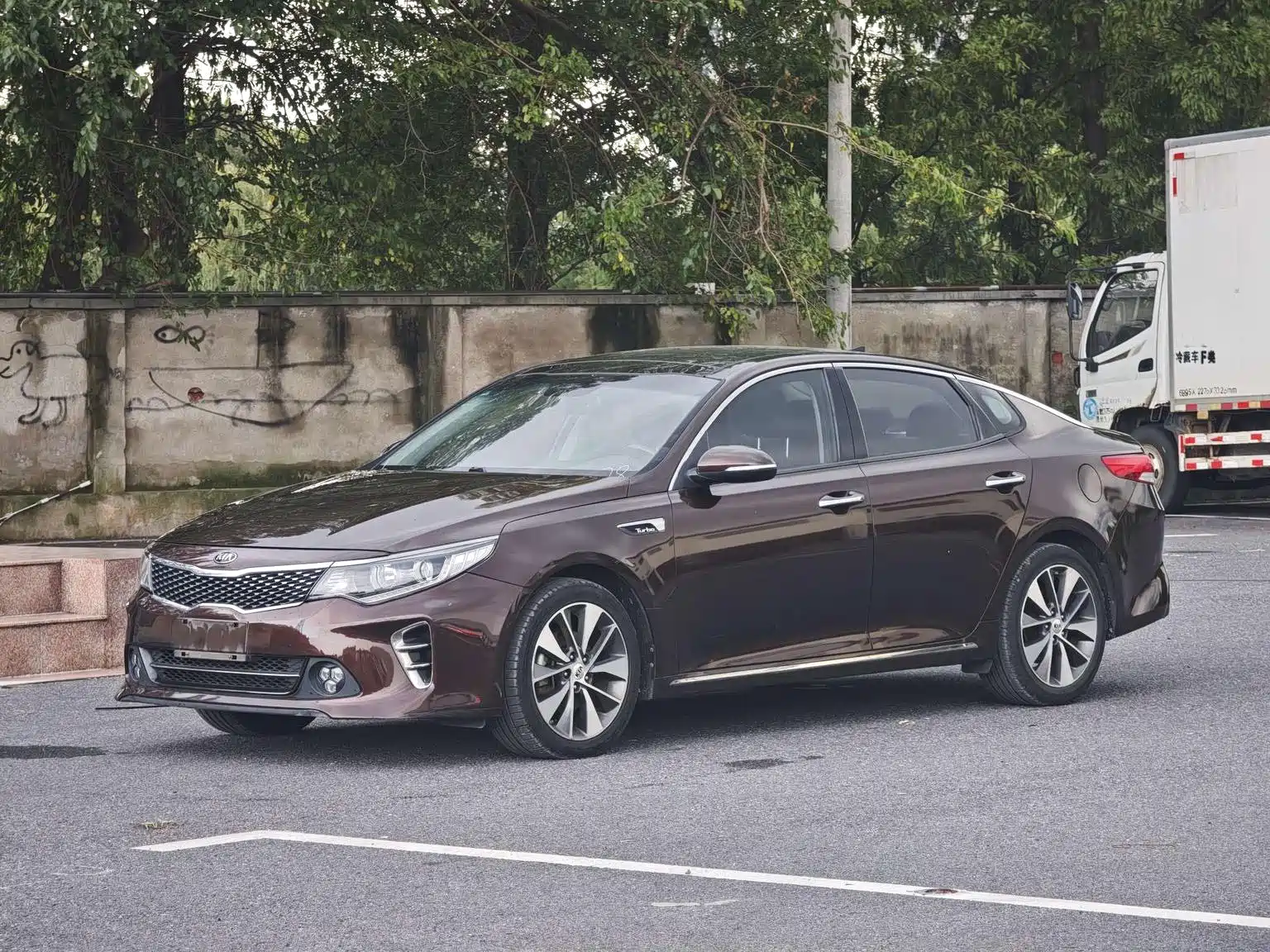 Photo 1 - Kia K5