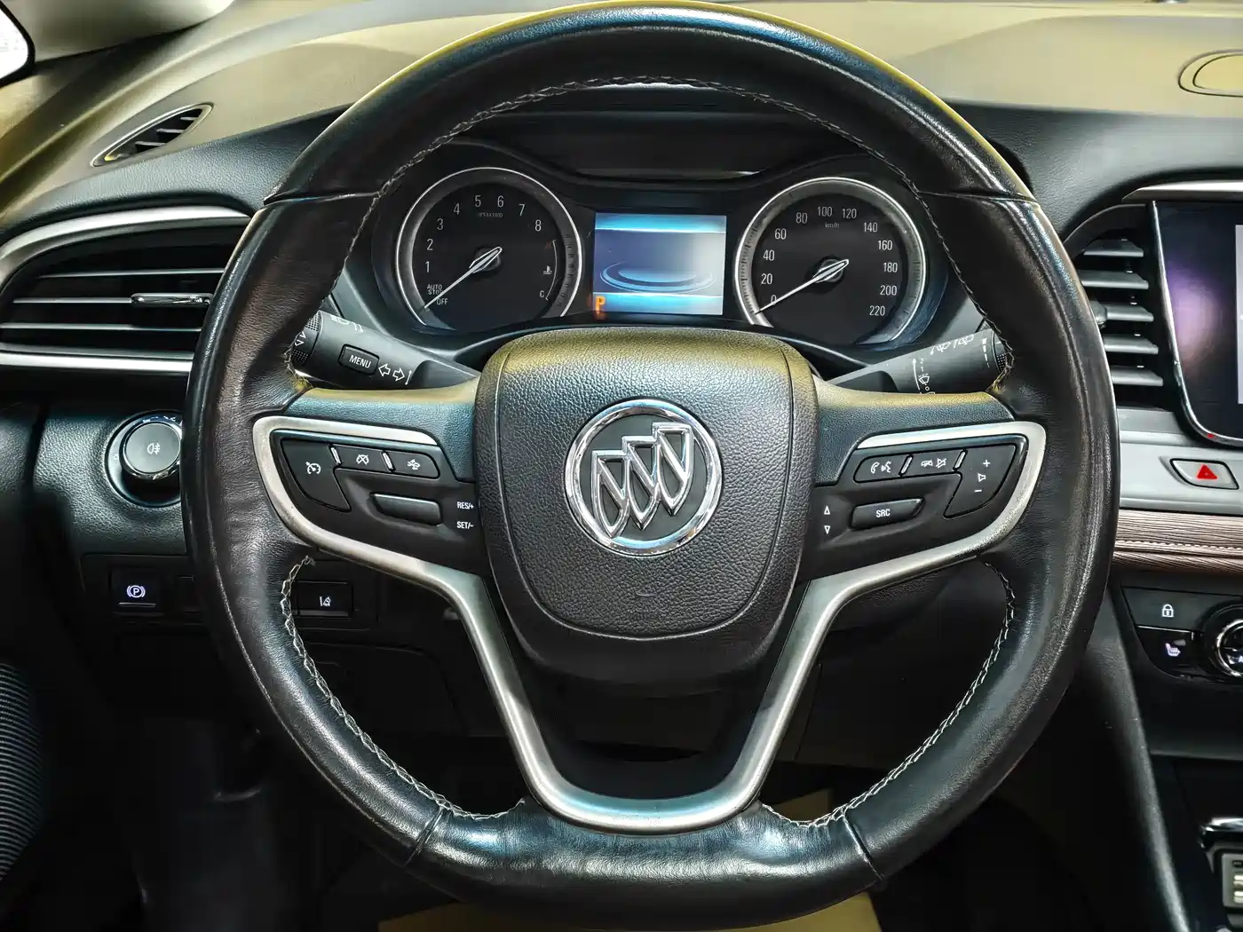 Buick GL6 2018 2018 18T 6-Seater Premium