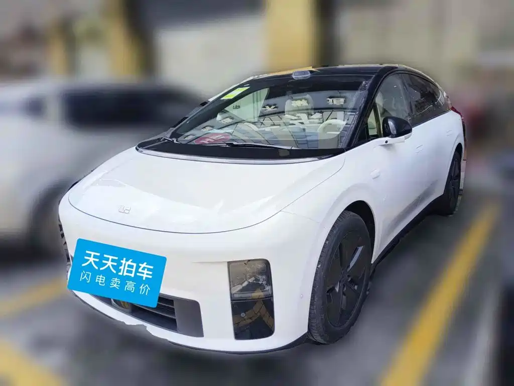 Li Auto i6 2026 2025 2WD Base Model
