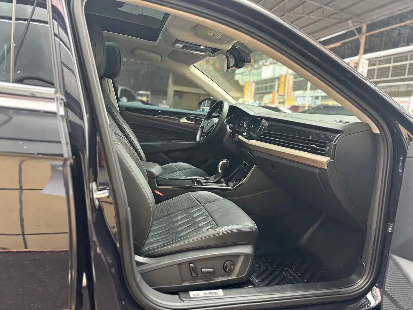 Volkswagen Passat 2021 Model 330TSI Luxury Edition фото 7
