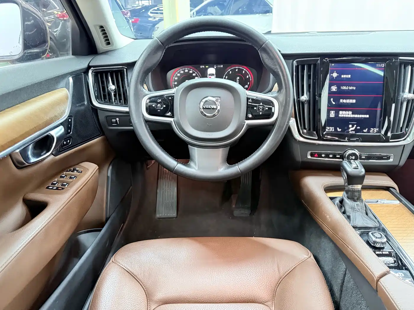 Фото 13 - Volvo S90