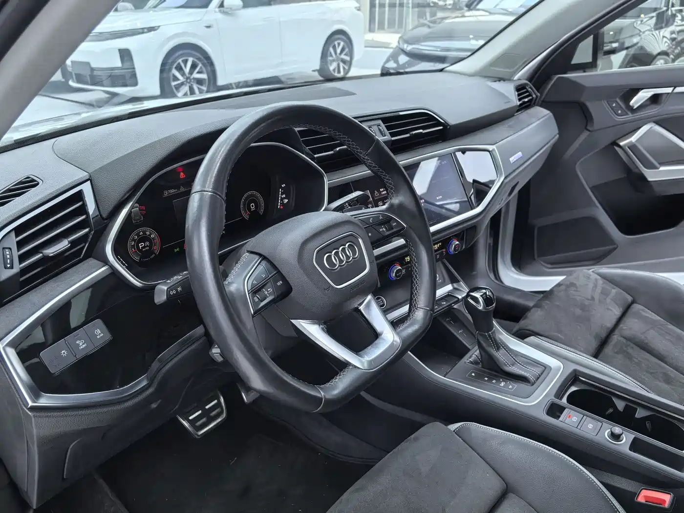 Audi Q3 2022 40 TFSI Fashion Dynamic фото 6