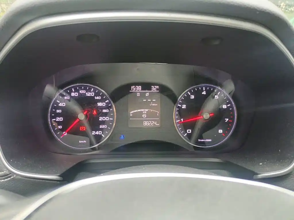 Фото 4 - Roewe RX5