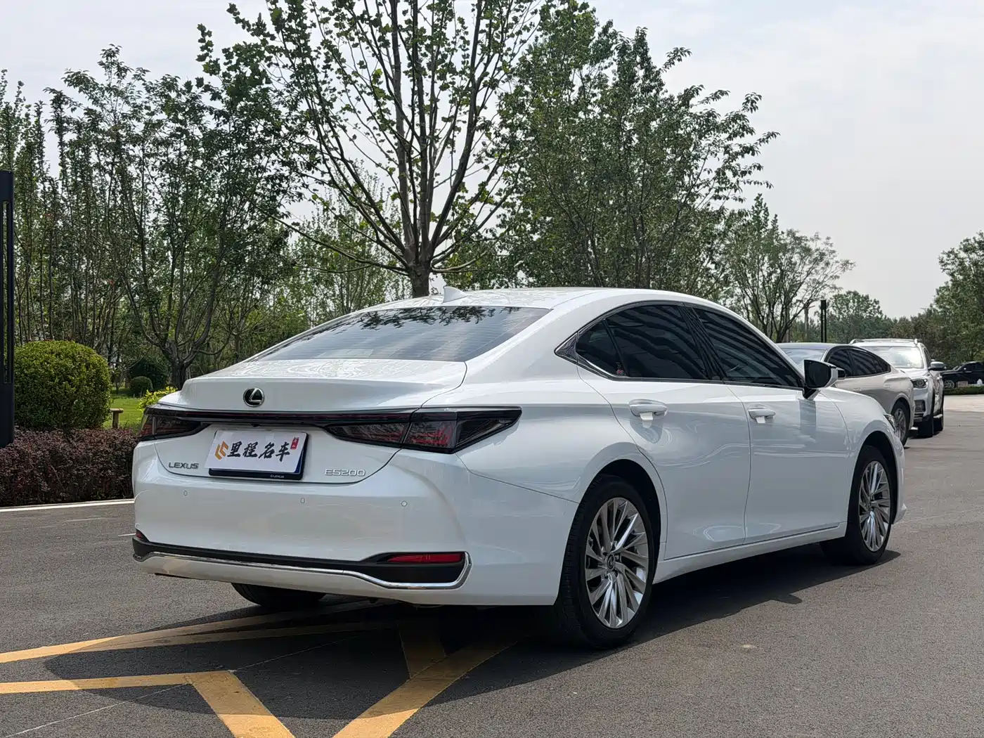 Lexus ES 2026 2025 200 Ultimate Edition
