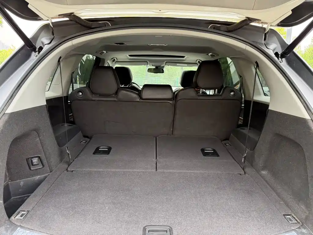 Photo 7 - Acura MDX