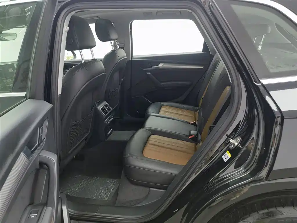 Audi Q5L 2020 45 TFSI Exclusive Fashion фото 15
