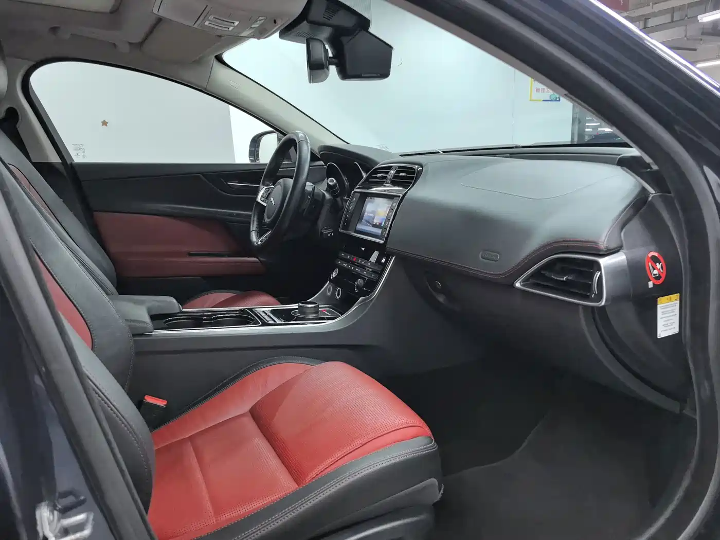 Jaguar XE 2016 2015 2.0T 200PS R-Sport