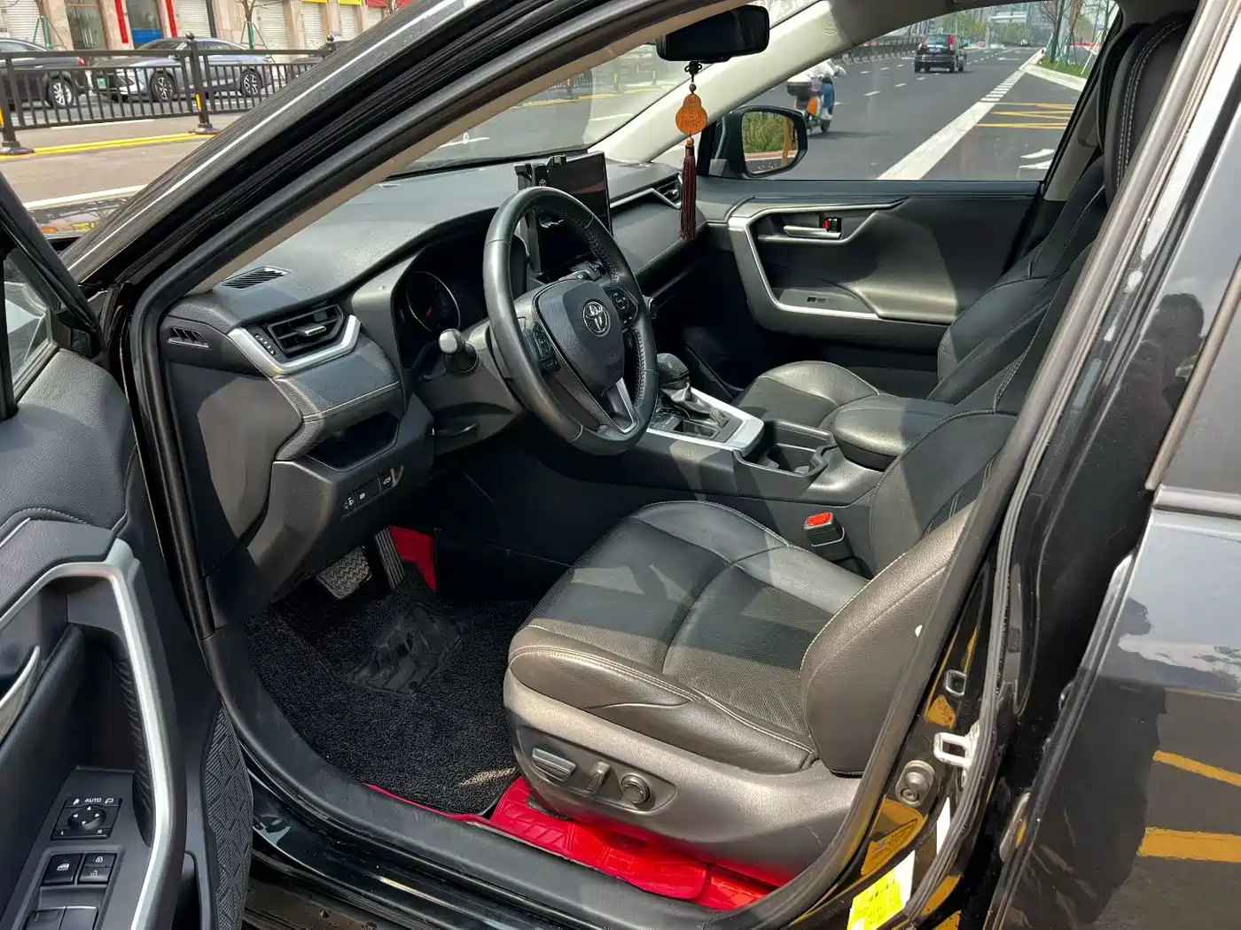 Toyota Wildlander 2020 2.0L CVT 2WD Premium фото 5