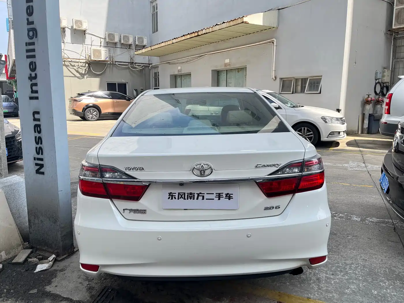 Toyota Camry 2016 2.0G 10th Anniversary Leading Edition фото 5