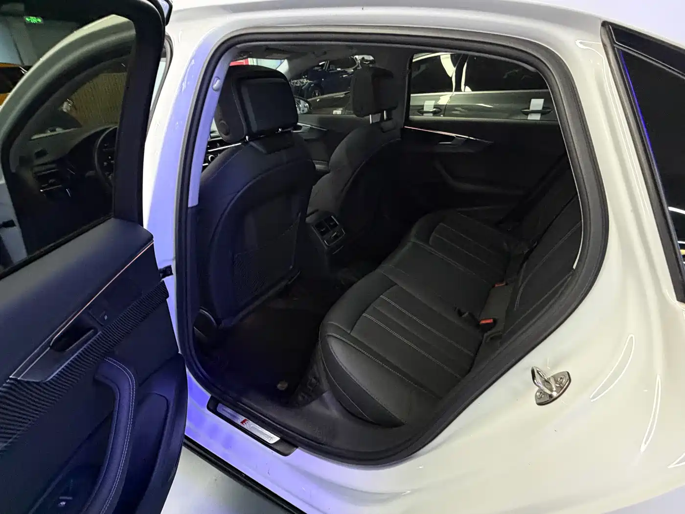 Audi A4L 2022 40 TFSI Luxury Dynamic фото 16