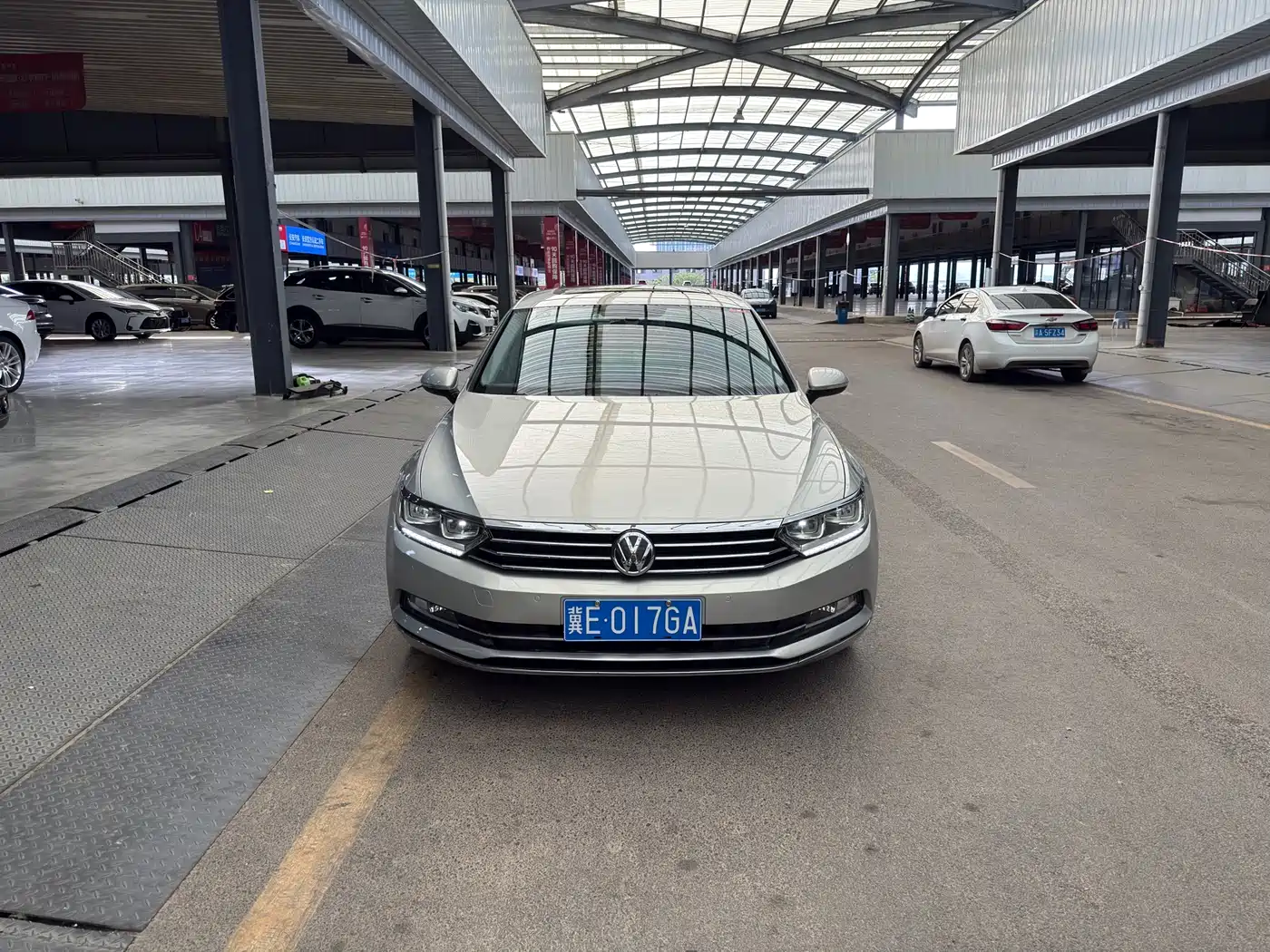 Volkswagen Magotan 2017 330TSI DSG Luxury фото 4