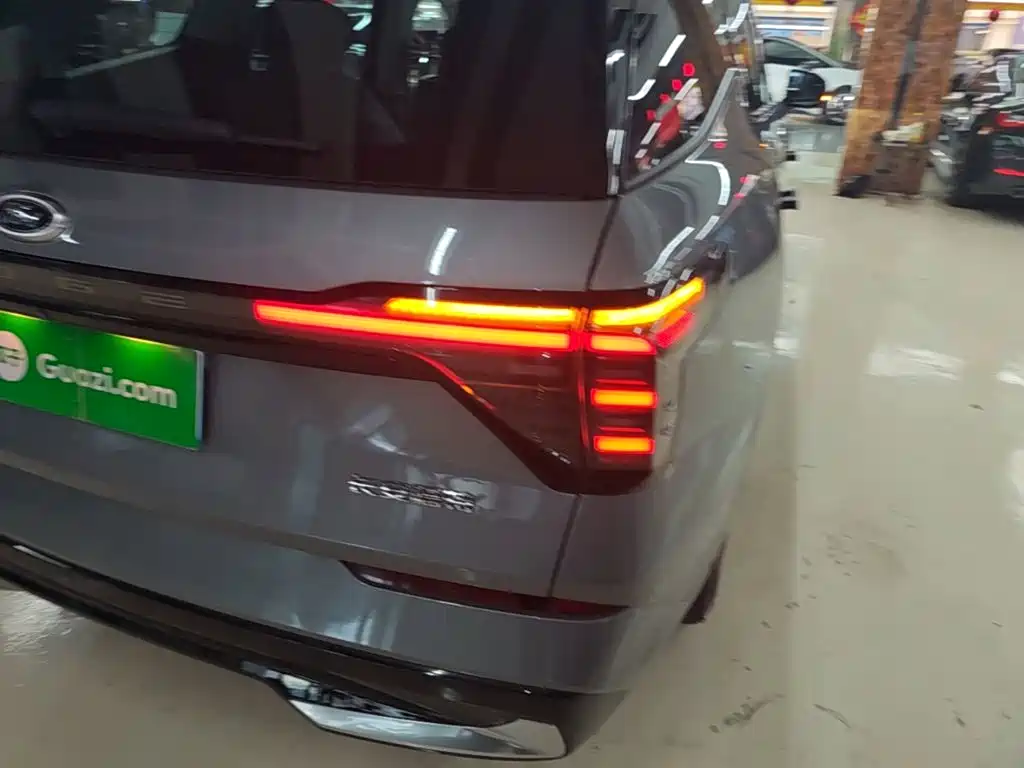 Ford Edge 2024 2025 Edge L 2.0T EcoBoost E Hybrid AWD 7-seater Premium