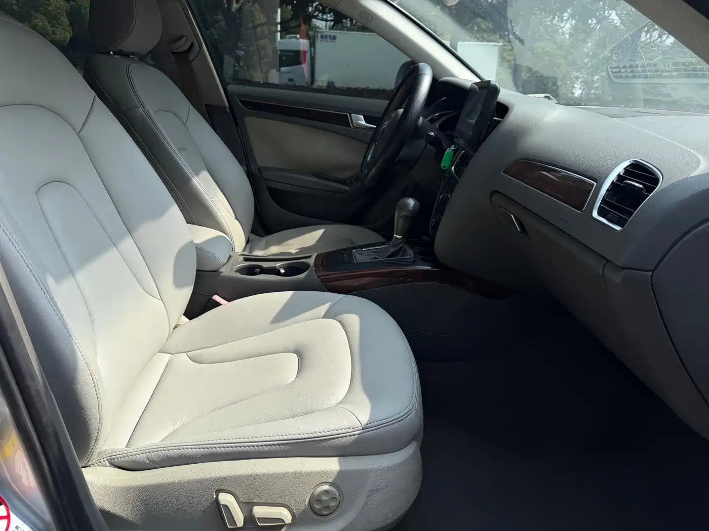 Audi A4L 2012 2.0 TFSI Auto Comfort фото 9