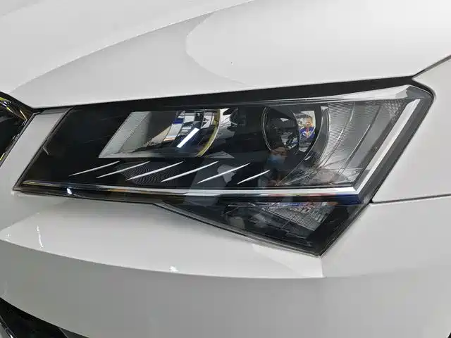 Škoda Superb 2018 TSI330 DSG Comfort Edition China V фото 18