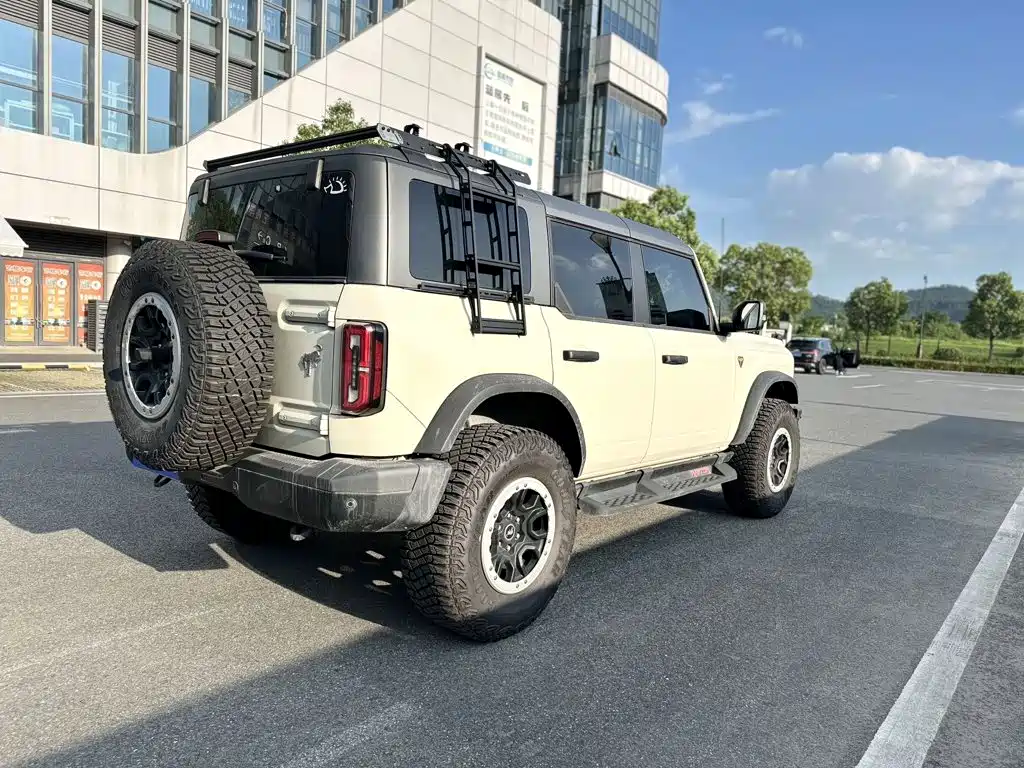 Ford Bronco 2025 2024 2.3T Badlands