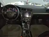Фото 10 - Volkswagen Golf