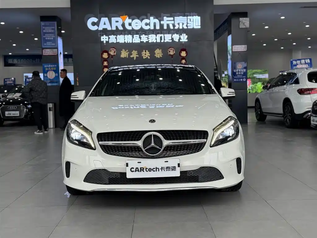 Mercedes-Benz A-Class (Import) 2017 Facelift A 200 Dynamic фото 2