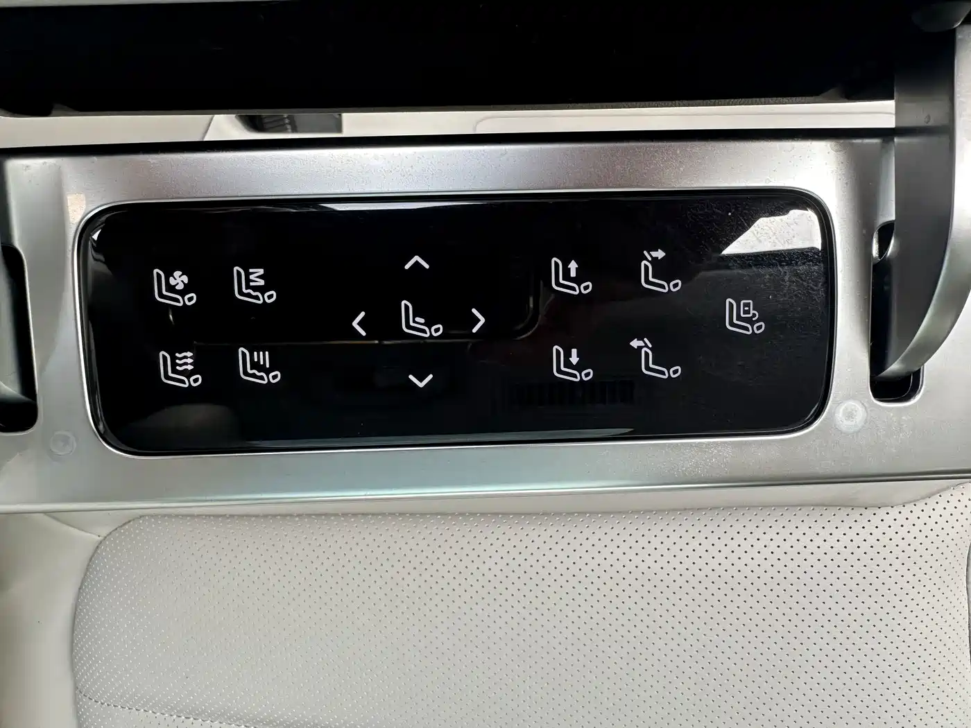 Roewe iMAX8 EV 2024 2025 1.5T DMH Land Luxury Edition