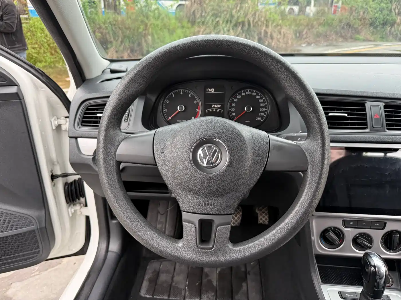 Volkswagen Lavida 2015 1.6L Automatic Trend Edition фото 13