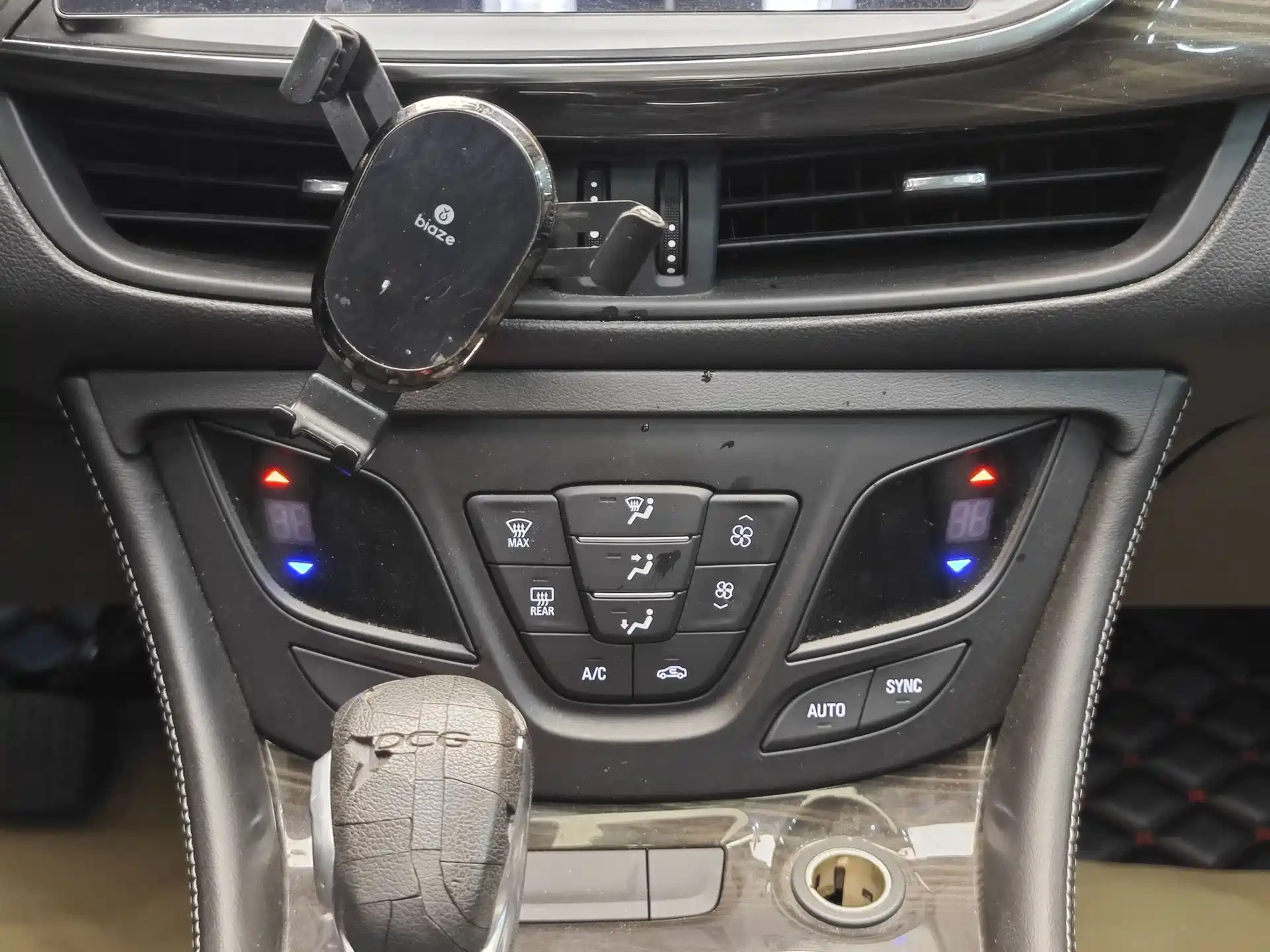 Фото 16 - Buick Envision Plus