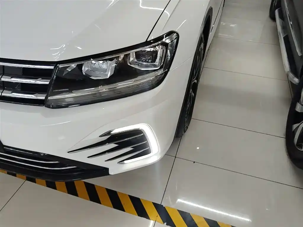 Volkswagen Tiguan L PHEV 2019 430PHEV Hybrid Luxury Edition фото 24
