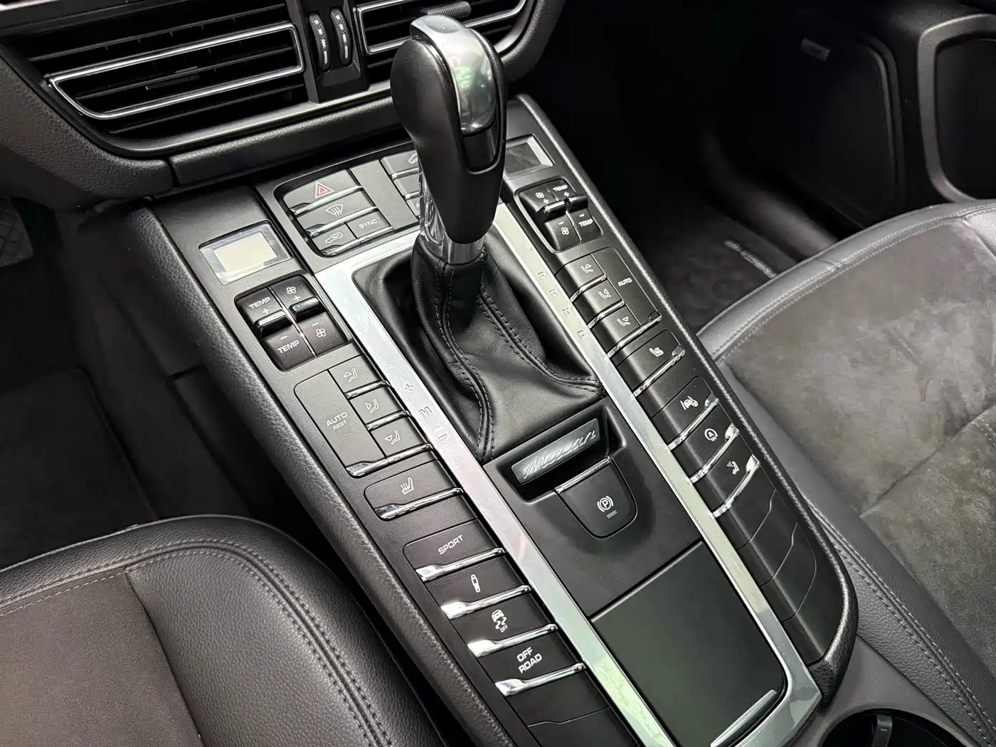 Porsche Macan 2018 Macan 2.0T фото 11