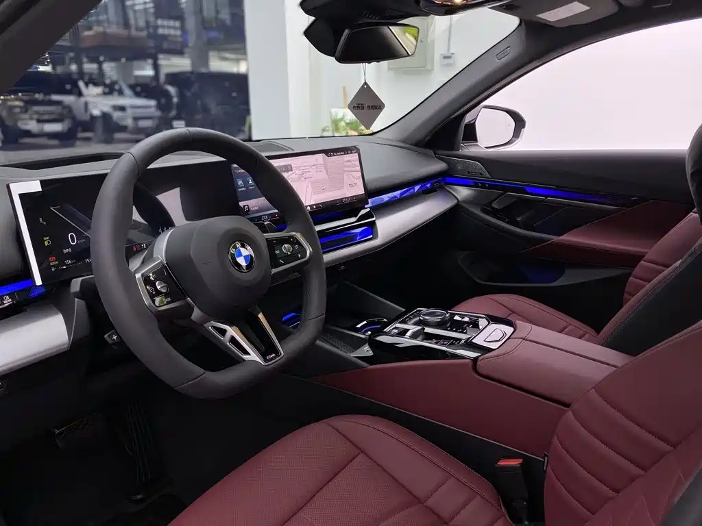 Фото 27 - BMW 5 Series