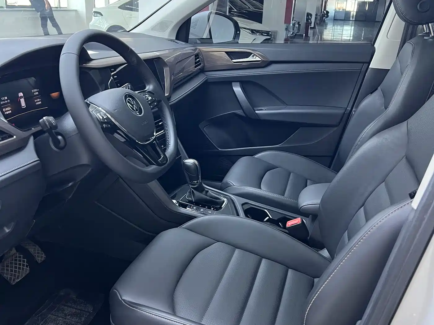 Volkswagen Tharu, миниатюра 11