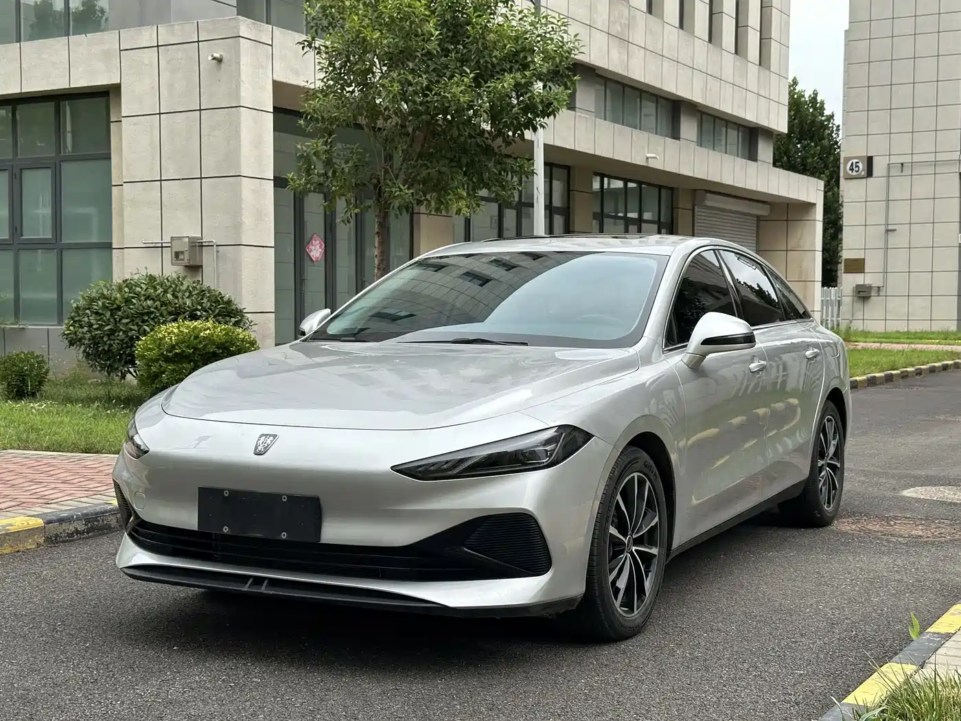 Roewe D7 2025 2025 DMH 125km World Champion Edition