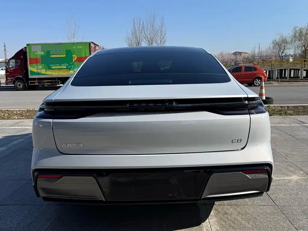 GEELY GALAXY GALAXY E8