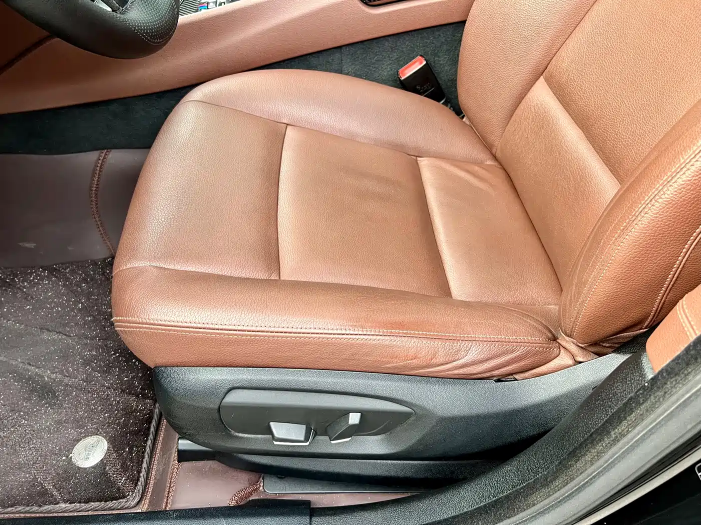 BMW 5 Series GT 2014 535i Leading фото 12