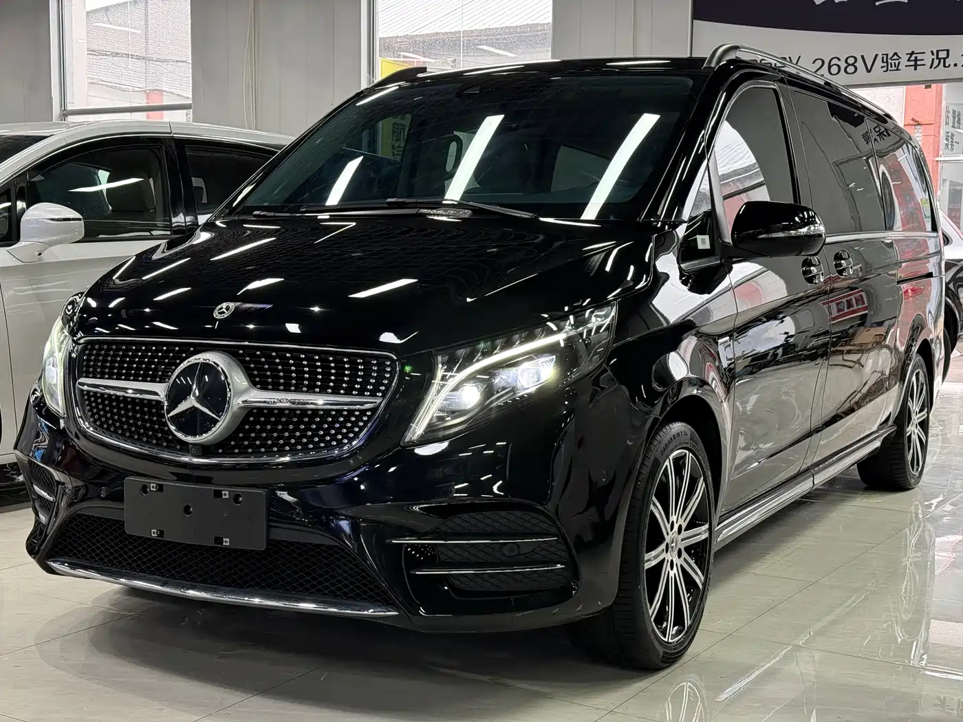 Mercedes-Benz V-Class 2022 V 260 L Long Wheelbase Luxury Edition