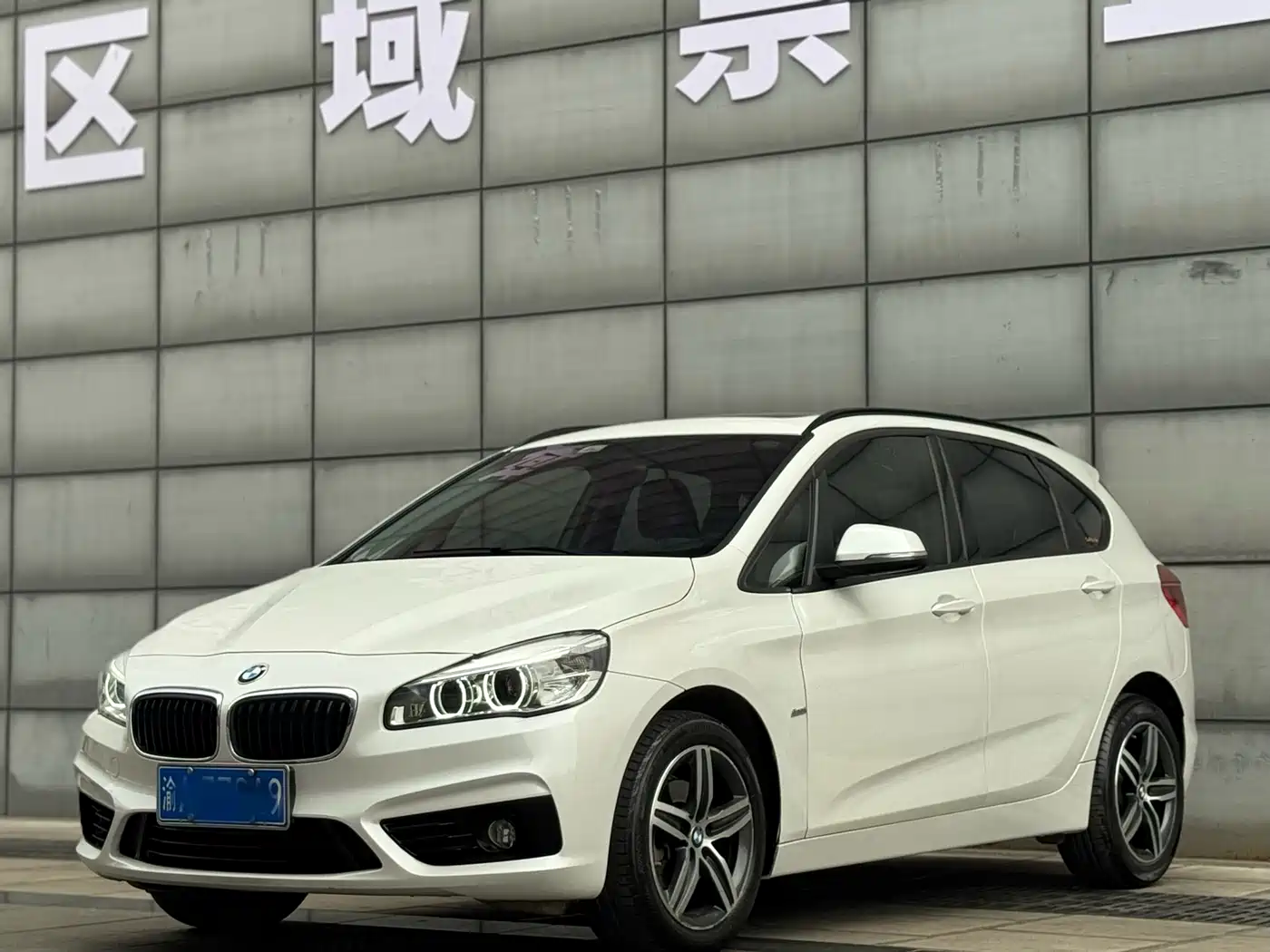 BMW 2 Series Touring 2016 218i Sport Design Package