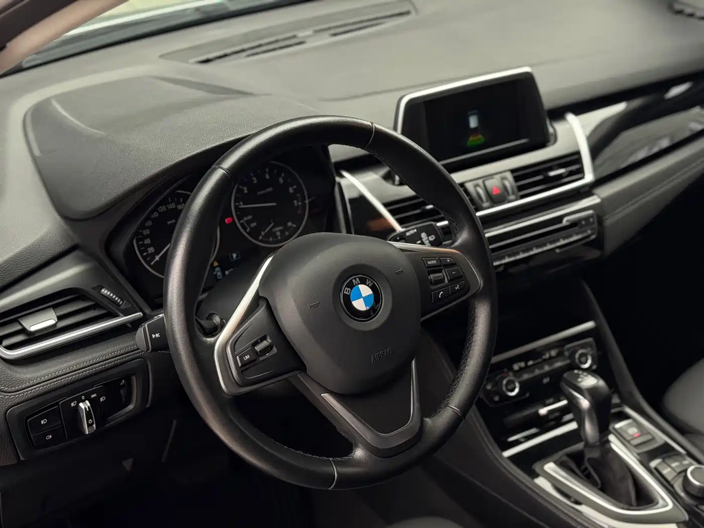 BMW 2 Series Touring 2016 218i Sport Design Package фото 14