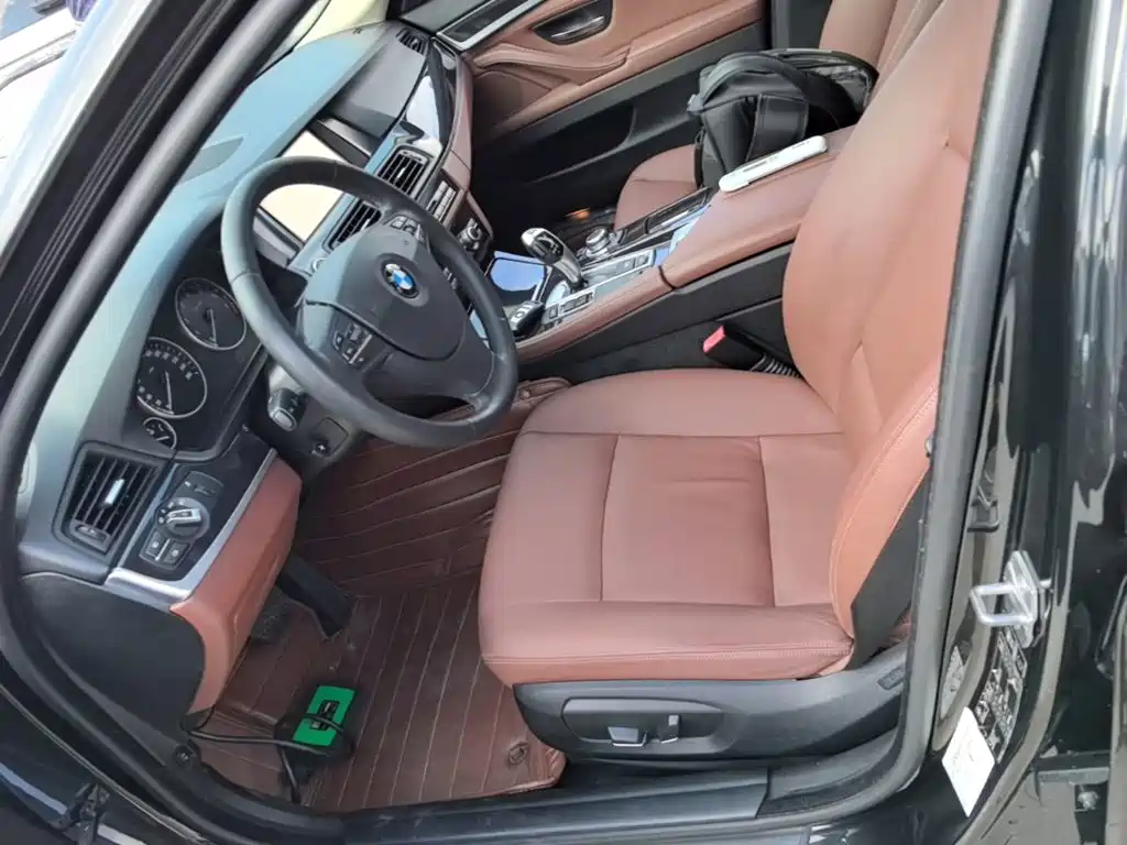 BMW 5 Series (Import) 2014 2014 520i Classic