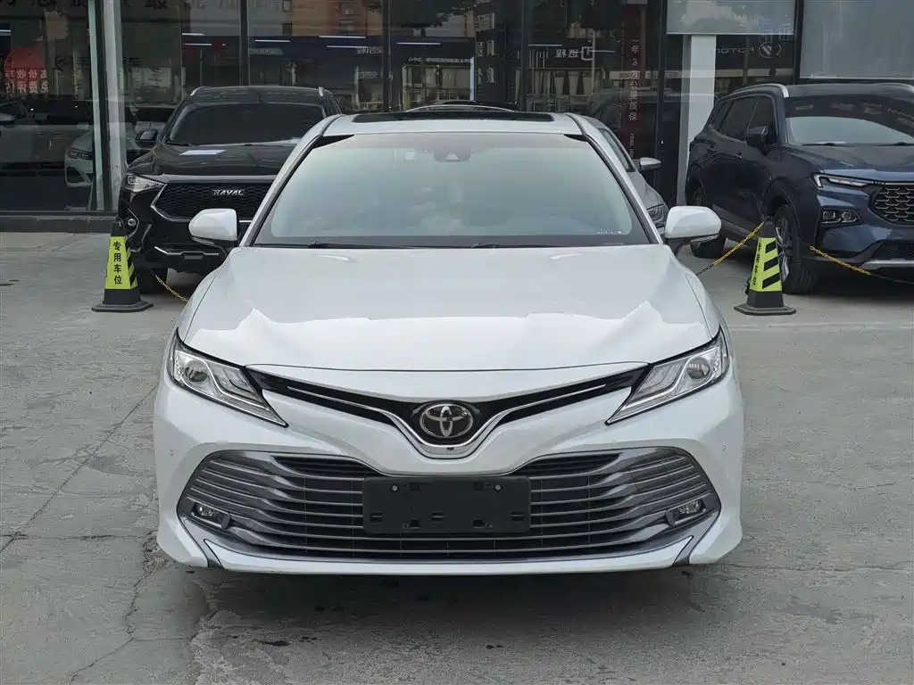 Toyota Camry 2019 Facelift 2.0G Luxury Edition фото 3