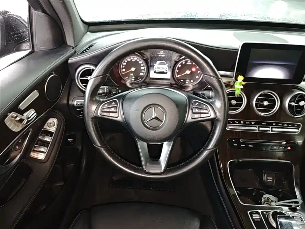 Mercedes-Benz GLC 2019 Facelift GLC 260 L 4MATIC Luxury фото 17